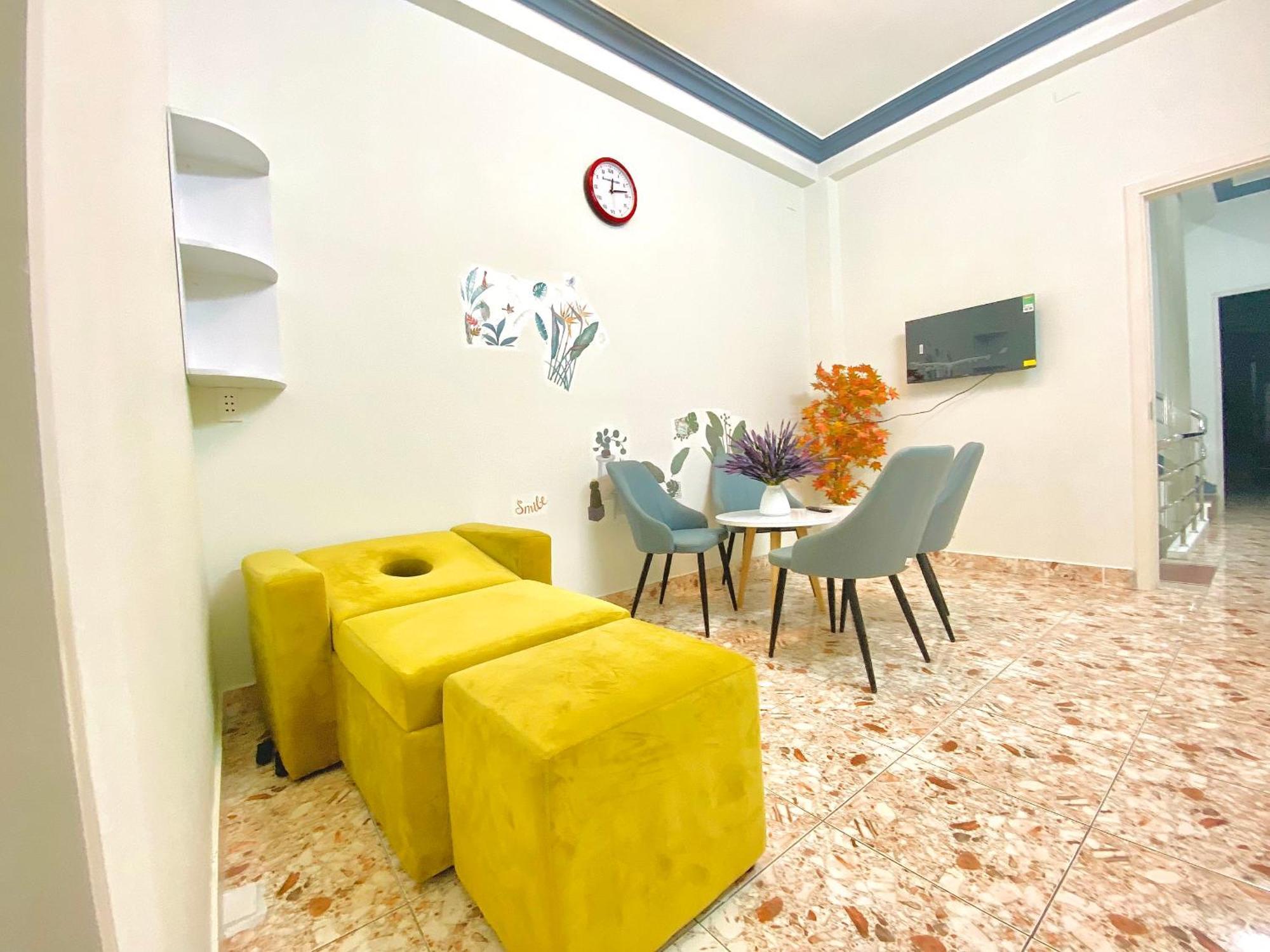Khách sạn hẻo lánh Kss
